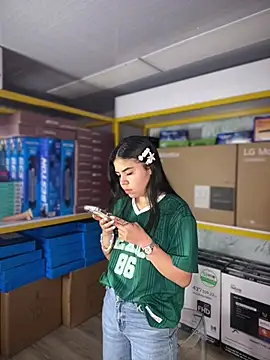 Snapshot of Ambarina_ chatting on 06/11/26, 11:19 Ambarina online show from 06/11/26, 11:19
