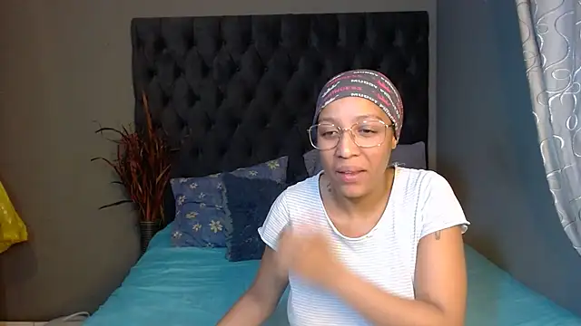 Snapshot of TemptedAngel chatting on 02/25/26, 07:56 TemptedAngel online show from 02/25/26, 07:56