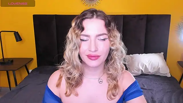 Snapshot of StellaAlluring chatting on 04/17/26, 01:41 StellaAlluring online show from 04/17/26, 01:41