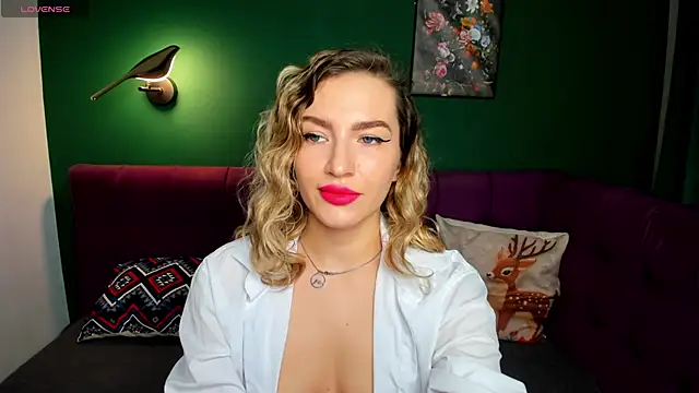 Snapshot of StellaAlluring chatting on 04/20/26, 01:30 StellaAlluring online show from 04/20/26, 01:30