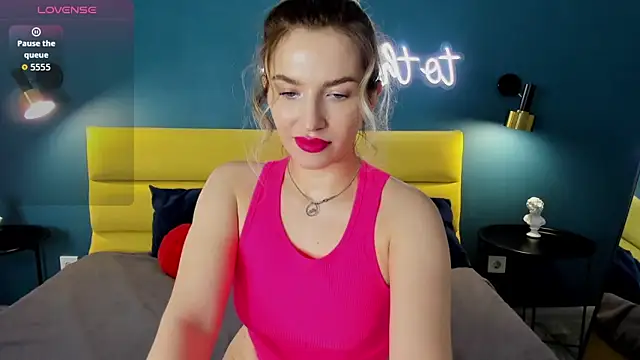 Snapshot of StellaAlluring chatting on 05/19/26, 01:33 StellaAlluring online show from 05/19/26, 01:33