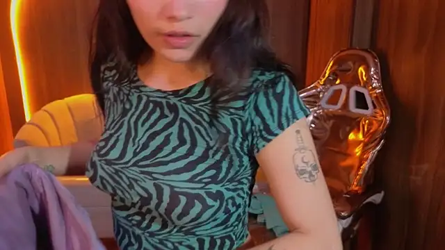 Snapshot of Daphne_nicole_b chatting on 05/27/26, 12:57 Daphne nicole b online show from 05/27/26, 12:57
