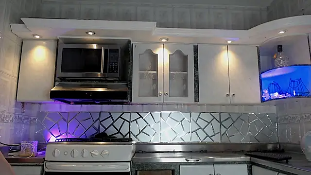 CrisOzzz online show from 03/17/26, 05:38