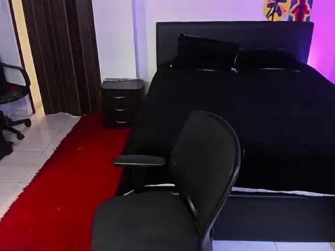 Snapshot of ginebrapurple chatting on 03/15/26, 06:03 ginebrapurple online show from 03/15/26, 06:03