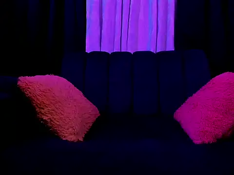 Snapshot of ginebrapurple chatting on 04/15/26, 07:58 ginebrapurple online show from 04/15/26, 07:58