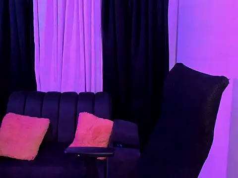 Snapshot of ginebrapurple chatting on 04/18/26, 07:58 ginebrapurple online show from 04/18/26, 07:58