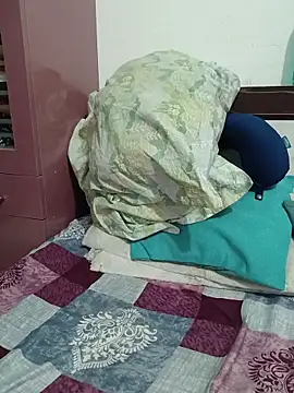 Snapshot of Queenlipx chatting on 03/09/26, 05:28 Queenlipx online show from 03/09/26, 05:28