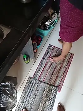 Snapshot of Queenlipx chatting on 03/11/26, 04:18 Queenlipx online show from 03/11/26, 04:18