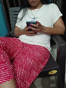 Snapshot of Queenlipx chatting on 03/11/26, 04:24 Queenlipx online show from 03/11/26, 04:24