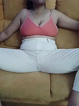 Snapshot of Queenlipx chatting on 03/13/26, 05:19 Queenlipx online show from 03/13/26, 05:19