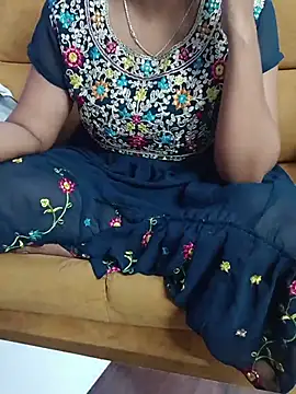 Snapshot of Queenlipx chatting on 03/14/26, 03:50 Queenlipx online show from 03/14/26, 03:50