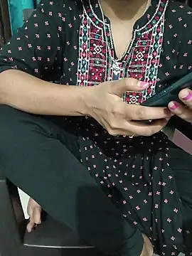 Snapshot of Queenlipx chatting on 03/16/26, 03:05 Queenlipx online show from 03/16/26, 03:05