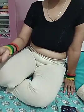 Snapshot of Queenlipx chatting on 03/19/26, 02:32 Queenlipx online show from 03/19/26, 02:32