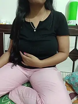 Snapshot of Queenlipx chatting on 03/26/26, 04:34 Queenlipx online show from 03/26/26, 04:34