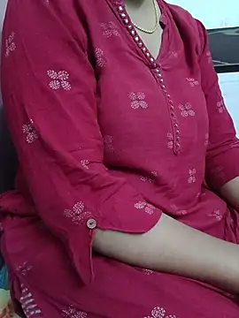 Snapshot of Queenlipx chatting on 03/29/26, 02:50 Queenlipx online show from 03/29/26, 02:50