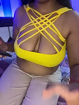 Snapshot of Queenlipx chatting on 04/07/26, 05:57 Queenlipx online show from 04/07/26, 05:57