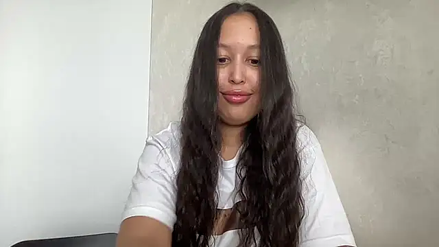 Snapshot of Dana_005 chatting on 04/25/26, 11:35 Dana 005 online show from 04/25/26, 11:35