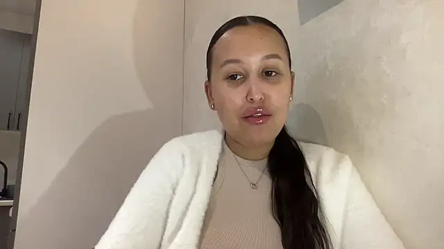 Snapshot of Dana_005 chatting on 05/02/26, 09:42 Dana 005 online show from 05/02/26, 09:42