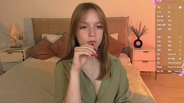Snapshot of _Selestia_ chatting on 06/13/26, 12:25 Selestia online show from 06/13/26, 12:25