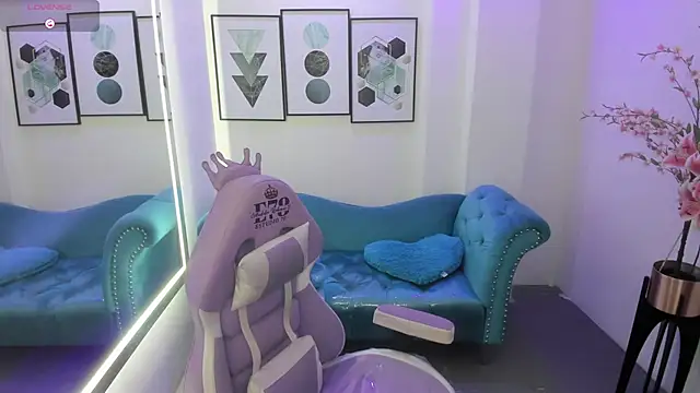 Chloe meoww online show from 07/03/26, 12:00