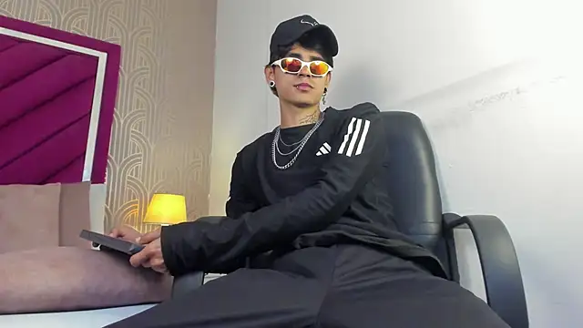 Dominic Foxx online show from 02/28/26, 01:56