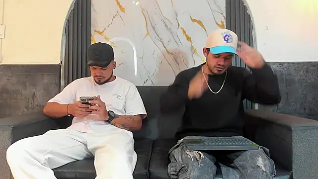 Snapshot of Latins_on_fire chatting on 05/07/26, 12:10 Latins on fire online show from 05/07/26, 12:10