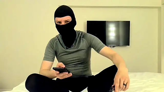 Snapshot of RyanRubber chatting on 03/23/26, 08:02 RyanRubber online show from 03/23/26, 08:02