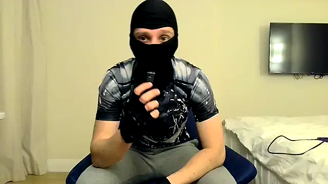 Snapshot of RyanRubber chatting on 03/26/26, 07:41 RyanRubber online show from 03/26/26, 07:41