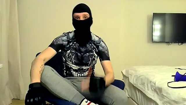Snapshot of RyanRubber chatting on 03/28/26, 07:24 RyanRubber online show from 03/28/26, 07:24