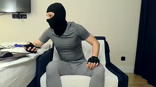 Snapshot of RyanRubber chatting on 04/16/26, 08:20 RyanRubber online show from 04/16/26, 08:20