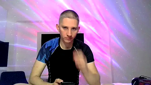 Snapshot of RyanRubber chatting on 04/27/26, 08:40 RyanRubber online show from 04/27/26, 08:40