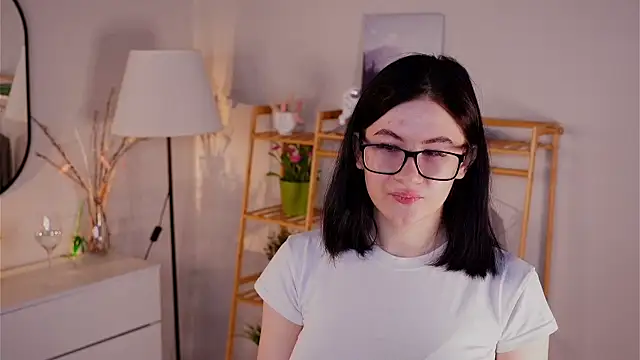 Snapshot of TwilaMode chatting on 03/02/26, 03:52 TwilaMode online show from 03/02/26, 03:52