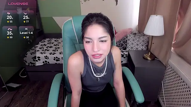 Snapshot of GabiSilk chatting on 03/03/26, 10:21 GabiSilk online show from 03/03/26, 10:21