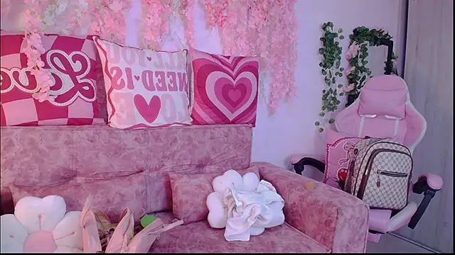 Snapshot of Ana__grace chatting on 06/15/26, 12:24 Ana grace online show from 06/15/26, 12:24