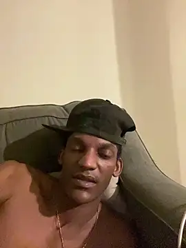 Snapshot of Micke24 chatting on 02/21/26, 04:35 Micke24 online show from 02/21/26, 04:35