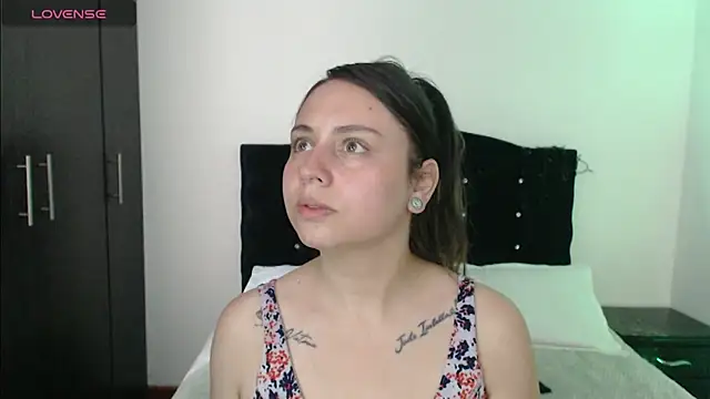 Snapshot of Ana__arms chatting on 03/03/26, 03:40 Ana arms online show from 03/03/26, 03:40