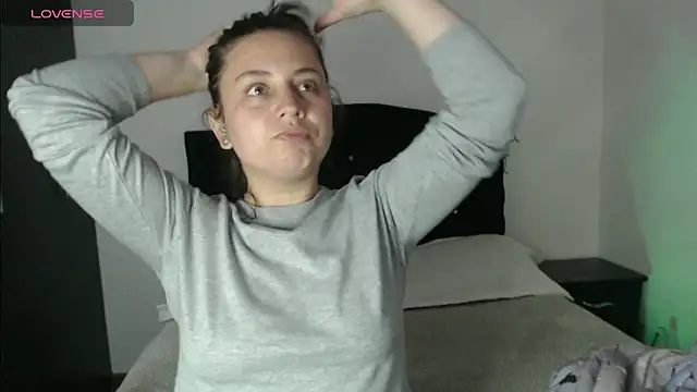 Snapshot of Ana__arms chatting on 04/06/26, 03:02 Ana arms online show from 04/06/26, 03:02