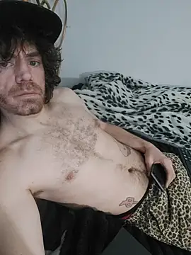 Snapshot of elong007 chatting on 03/16/26, 05:28 elong007 online show from 03/16/26, 05:28