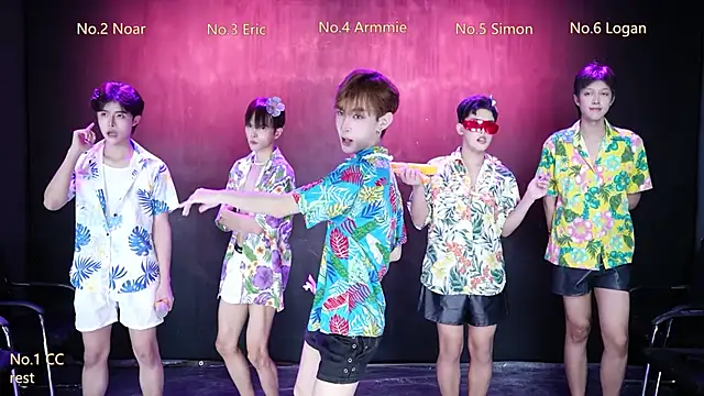 Snapshot of Queen-Vibe chatting on 04/15/26, 06:48 Queen-Vibe online show from 04/15/26, 06:48