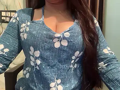 Avneet kaurr1 online show from 05/17/26, 01:36