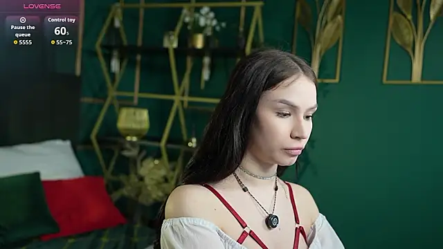 Snapshot of SatiraLux chatting on 03/18/26, 12:41 SatiraLux online show from 03/18/26, 12:41