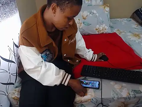 Serafyynx online show from 03/03/26, 01:06