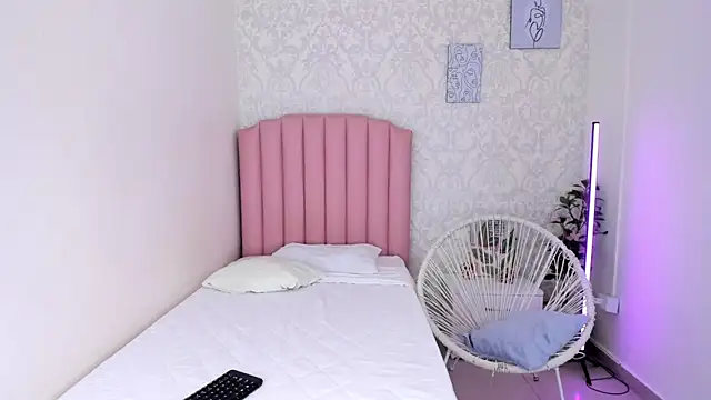 Snapshot of Mara_Galle chatting on 04/18/26, 07:58 Mara Galle online show from 04/18/26, 07:58