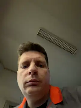 Snapshot of Minmoi1984 chatting on 02/21/26, 05:03 Minmoi1984 online show from 02/21/26, 05:03