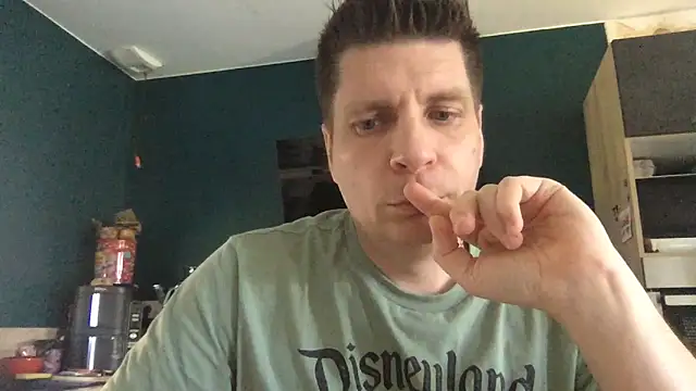 Snapshot of Minmoi1984 chatting on 03/03/26, 12:33 Minmoi1984 online show from 03/03/26, 12:33