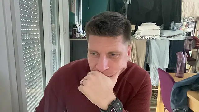 Snapshot of Minmoi1984 chatting on 03/17/26, 12:08 Minmoi1984 online show from 03/17/26, 12:08