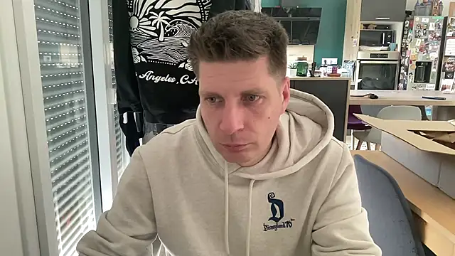 Snapshot of Minmoi1984 chatting on 03/26/26, 01:17 Minmoi1984 online show from 03/26/26, 01:17