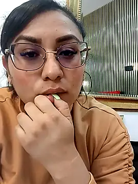 Melie me online show from 03/12/26, 11:05