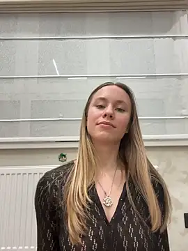 Vikkie seXyGiiiirl XoXo online show from 03/15/26, 05:41