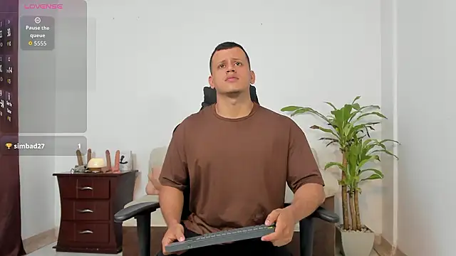 Snapshot of Alex_towerss chatting on 02/27/26, 08:20 Alex towerss online show from 02/27/26, 08:20